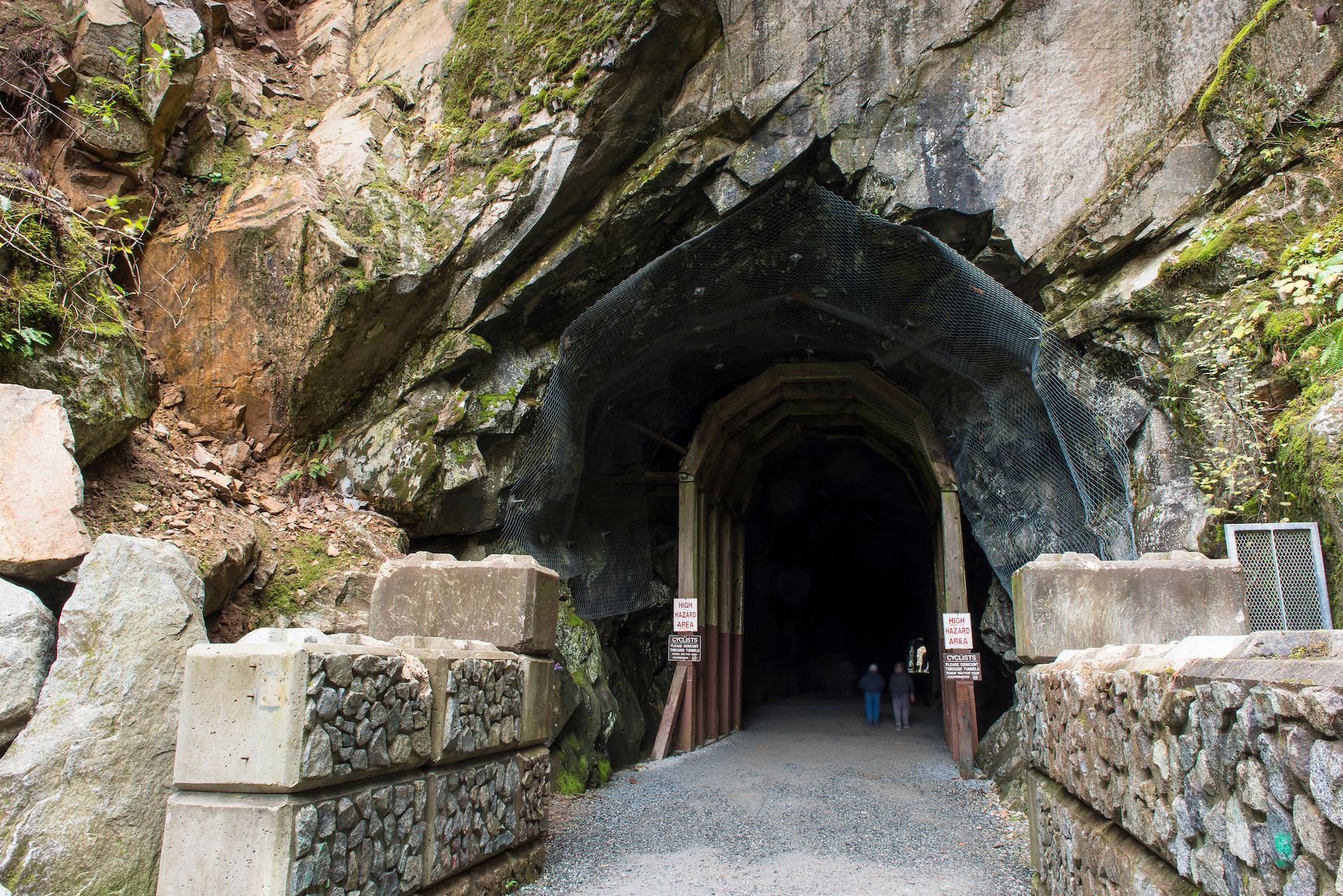 Othello tunnels are cut through solid granite and have interior supports of concrete and wood.&nbsp;