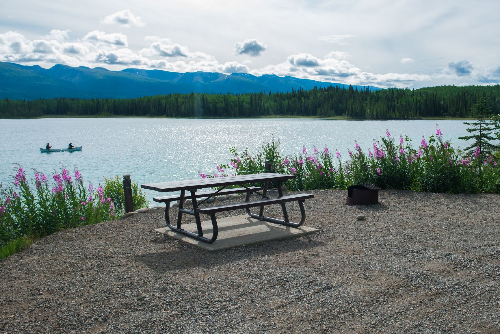 Tā Ch'ilā Park [a.k.a. Boya Lake Park] - Boya Lake Campground